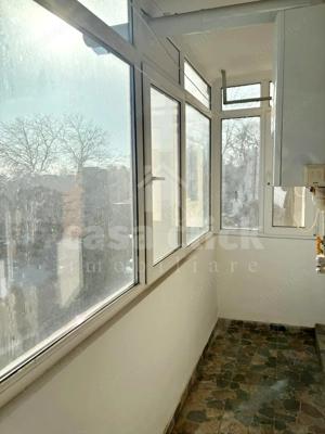 Apartament 2 camere decomandat, etaj 3, vedere la Dunăre   Mazepa 2 - imagine 3