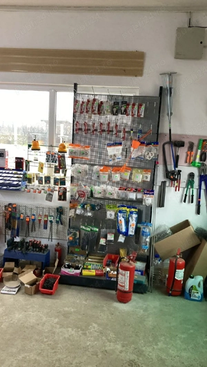 Vând spatiu comercial cu marfa,stivuitor, in localitatea balaceanu,judet buzău. - imagine 6