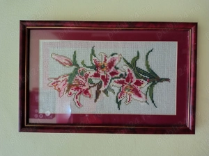 Vand tabloul goblen in cruciulita cusut manual"Crini imperiali'.