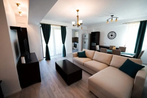 Apartament de închiriat 3 camere central 