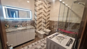 Apartament 3 camere decomandat, 2 bai, 105 mp cu balcon, Tractorul bloc nou - imagine 5