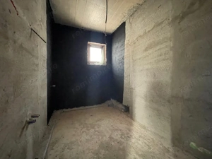Duplex 5 camere despartit prin garaj - Mosnita Noua - imagine 9