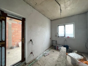 Duplex 5 camere despartit prin garaj - Mosnita Noua - imagine 3