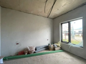 Duplex 5 camere despartit prin garaj - Mosnita Noua - imagine 4
