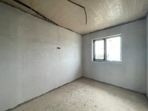 Duplex 5 camere despartit prin garaj - Mosnita Noua - imagine 5