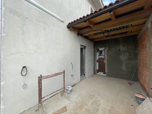 Duplex 5 camere despartit prin garaj - Mosnita Noua - imagine 11