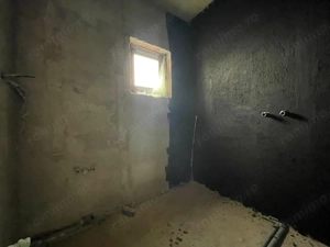Duplex 5 camere despartit prin garaj - Mosnita Noua - imagine 10