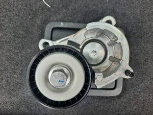 Întinzător SKF curea accesorii peugeot 407 benzină - imagine 5