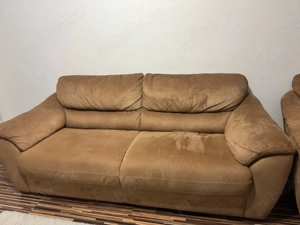 Vand canapea si fotoliu marca Mobexpert , din catifea maro ! 