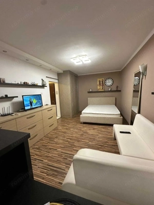 Garsonieră modernă, decomandată, balcon, parter, Auchan Vitan