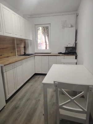 Apartament de vanzare cu 2 camere semidecomandat - imagine 2