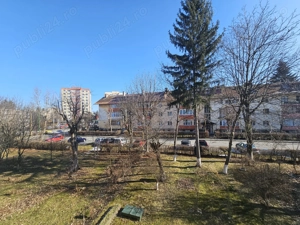 Apartament 2 camere, total renovat, in bloc tip vila, etaj 1, in Astra