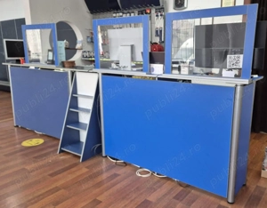 Vand pulturi pentru magazin