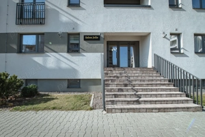 Inchiriez post manichiura - imagine 2