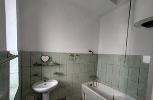 Resita Apt.la Curte Comuna, Zona Catedrala - imagine 5