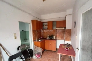 Resita Apt.la Curte Comuna, Zona Catedrala - imagine 6