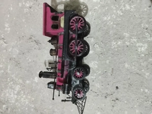 Vând (fier și tablă)locomotivă decorativă 