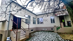 Casa cu 10 camere de vanzare,  zona Semicentrala,