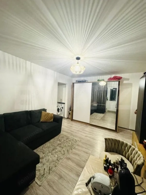 Apartament de vanzare, cu 2 camere, renovat complet, etaj 3 - imagine 2