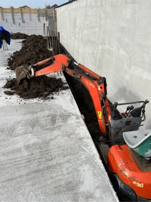 Inchiriem miniexcavatoare - imagine 3