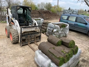 livrare rulouri de gazon