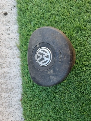 Dezmembrez VW Polo 1.4 benzina  - imagine 5