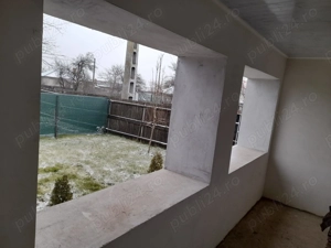 Casa bătrânească în stadiu de renovare  - imagine 3