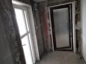 Casa bătrânească în stadiu de renovare  - imagine 5