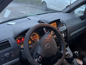 opel zafira 2011    7 locuti euro 5