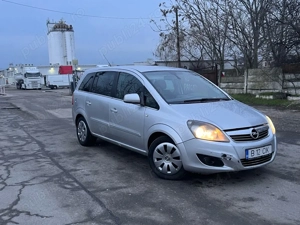 opel zafira 2011    7 locuti euro 5