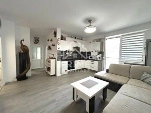 DE VANZARE - Apartament cu 3 camere - 2 balcoane, ETAJ 2 - bloc cu lift.