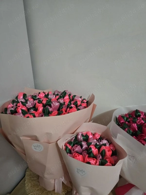 Vand buchete de lalele 3 lei firul