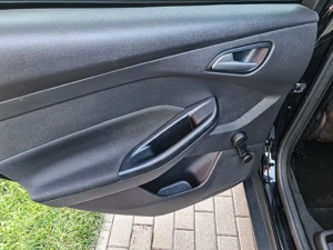 Ford Focus 1.0 benzina Euro6 2016 - imagine 11