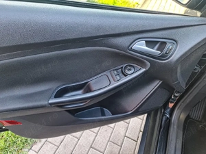 Ford Focus 1.0 benzina Euro6 2016 - imagine 16