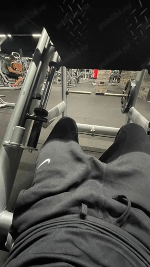 Bărbat stilat pentru doamne și domnișoare! 