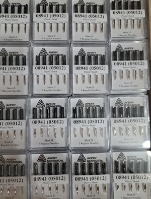 Vând ace normale Avery Denisson - imagine 2