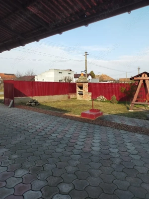 Vând o proprietate de 1080 mp în centrul comunei Șofronea - imagine 5