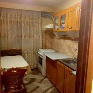 Apartament cu 2 camere , decomandat sitiat in zona centrala - imagine 2