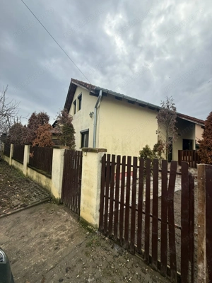 Casa de vanzare cu 5 camere 2 bai Giroc  - imagine 10