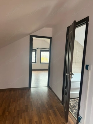 Casa de vanzare cu 5 camere 2 bai Giroc  - imagine 2