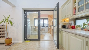 Casă premium cu 270 mp utili, 7 camere ,curte generoasă în Bartolomeu - imagine 7