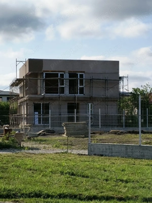 Construiți Case la Roșu si finisaje interioare și exterioare  - imagine 4