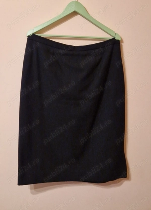 Fusta neagra din stofa 100% lina