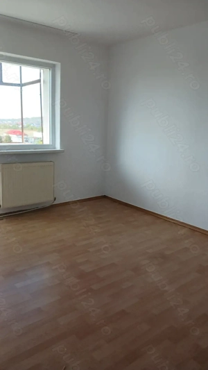 Pe Bd. Decebal, apartament cu 2 camere decomandat, etaj 9 din 10 cu lift,microcentrala noua. - imagine 2