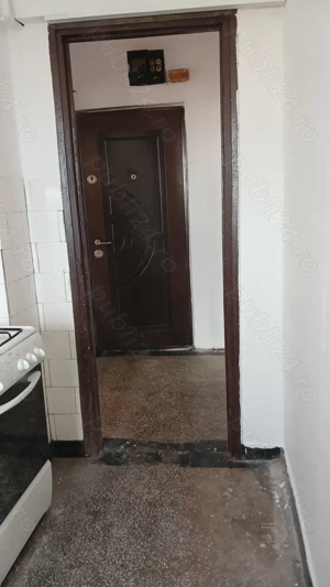 Pe Bd. Decebal, apartament cu 2 camere decomandat, etaj 9 din 10 cu lift,microcentrala noua. - imagine 7