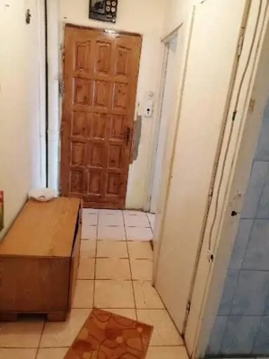 Inchiriez un apartament cu 1 camera 