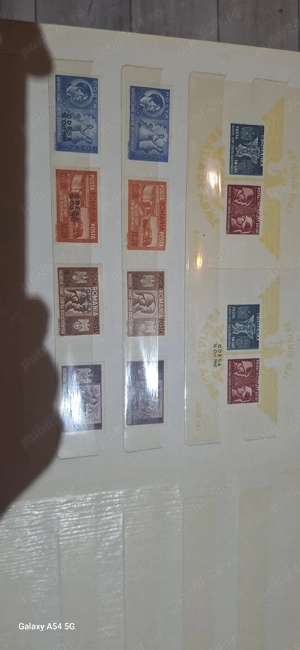 vand colecție timbre.