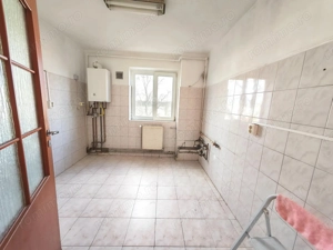 Vând apartament cu 4 camere, decomandat, etajul 3,zona Bld. Cetății  - imagine 20