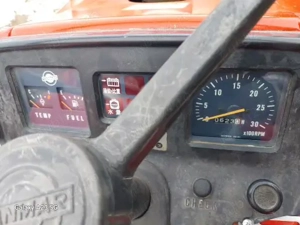 Vand tractor japonez 4 4 yanmar20cp, freza,plug reversibil cu o brazda,600ore functionare,pret 6000  - imagine 2