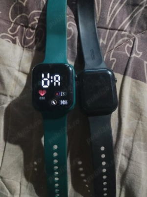 vând urgent două ceasuri în stare perfectă de funcționare